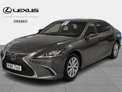 Grå Begagnad 2019 Lexus ES300H Sedan | 289 900 kr (Marknadspris)