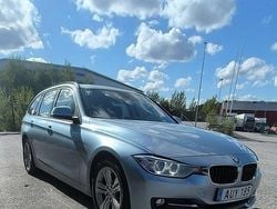 Blå Begagnad 2014 BMW 320 Sport Line Kombi | 105 000 kr (Superpris)