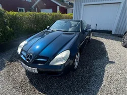 Blå Begagnad 2006 Mercedes SLK350 Cab | 117 900 kr (Marknadspris)