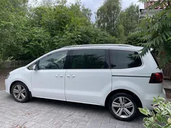 Vit Begagnad 2018 VW Sharan GT Minibuss | 295 000 kr (Marknadspris)