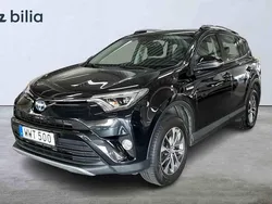 Svart Begagnad 2018 Toyota RAV4 Hybrid SUV | 239 900 kr (Bra pris)