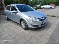 Grå Begagnad 2009 Opel Astra Halvkombi | 46 000 kr