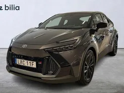 Grå Begagnad 2024 Toyota C-HR Comfort SUV | 499 900 kr