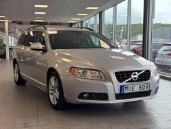 Ljusgrå (grå) Begagnad 2013 Volvo V70 Momentum Kombi | 119 900 kr (Marknadspris)
