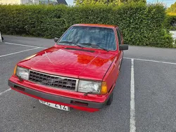 Röd Begagnad 1988 Volvo 360 Sedan | 49 900 kr