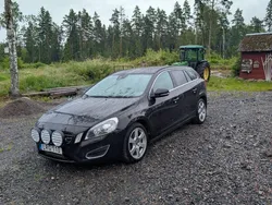 Svart Begagnad 2011 Volvo V60 Kombi | 79 000 kr (Marknadspris)