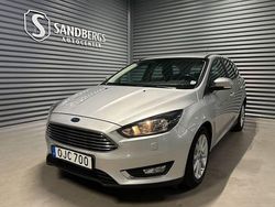 Grå Begagnad 2016 Ford Focus Titanium Kombi | 99 500 kr (Marknadspris)