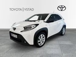 Vit Begagnad 2022 Toyota Aygo X-play Halvkombi | 174 000 kr (Marknadspris)