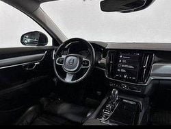 Svart Begagnad 2019 Volvo V90 Momentum Kombi | 245 000 kr (Marknadspris)