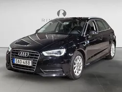 Svart Begagnad 2015 Audi A3 Sportback Attraction Halvkombi | 119 900 kr (Marknadspris)