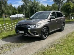 Brun Begagnad 2017 Mitsubishi Outlander P-HEV SUV | 129 000 kr (Bra pris)