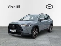 Grå Begagnad 2024 Toyota Corolla Cross SUV | 399 000 kr (Marknadspris)