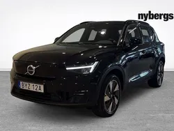 Svart Begagnad 2024 Volvo XC40 Core SUV | 389 000 kr