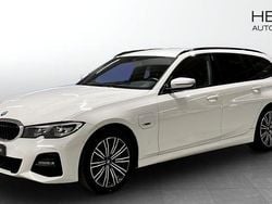 Vit Begagnad 2022 BMW 330 M Sport Kombi | 282 700 kr (Superpris)