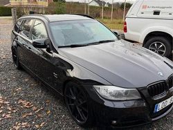 Svart Begagnad 2011 BMW 320 Kombi | 75 000 kr (Marknadspris)