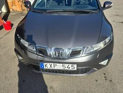 Grå Begagnad 2010 Honda Civic Sport Halvkombi | 77 900 kr (Marknadspris)