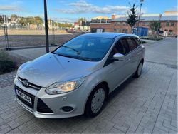 Grå Begagnad 2014 Ford Focus Trend Kombi | 60 000 kr (Marknadspris)