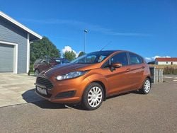 Brun Begagnad 2014 Ford Fiesta Trend Halvkombi | 51 500 kr (Marknadspris)