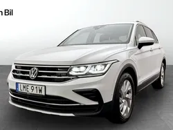 Vit Begagnad 2023 VW Tiguan Elegance SUV | 369 500 kr (Bra pris)