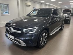 Grå Begagnad 2020 Mercedes GLC300e Sportkupé | 359 000 kr (Marknadspris)