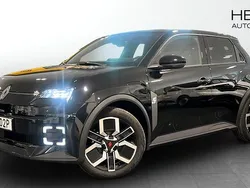 Svart (black) Ny 2025 Renault R5 Techno Halvkombi | 405 800 kr