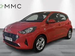 Röd Begagnad 2020 Hyundai i10 Essential Halvkombi | 109 000 kr (Marknadspris)
