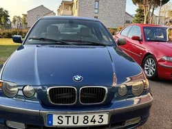 Blå Begagnad 2002 BMW 325 Halvkombi | 24 100 kr