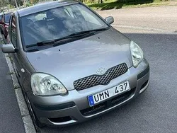Grå Begagnad 2003 Toyota Yaris Halvkombi | 19 900 kr (Bra pris)