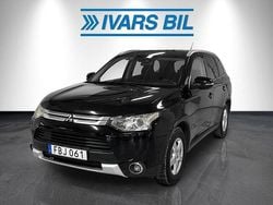 Svart Begagnad 2015 Mitsubishi Outlander SUV | 139 000 kr (Marknadspris)