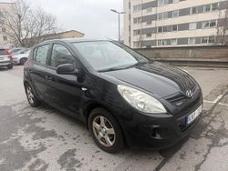 Svart Begagnad 2009 Hyundai i20 Select Halvkombi | 33 000 kr (Marknadspris)