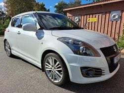 Vit Begagnad 2015 Suzuki Swift Sport Halvkombi | 82 000 kr (Marknadspris)