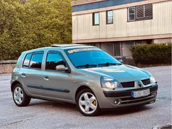 Grön Begagnad 2003 Renault Clio II Halvkombi | 27 900 kr (Lite dyr)