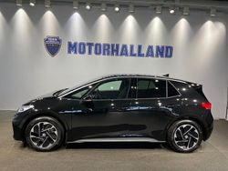 Svart Begagnad 2025 VW ID.3 Pro Performance Halvkombi | 419 900 kr