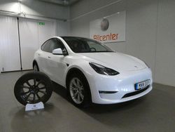 Vit Begagnad 2022 Tesla Model Y Long Range AWD SUV | 389 900 kr (Marknadspris)