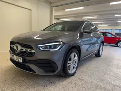 Mörkgrå Begagnad 2022 Mercedes GLA250 AMG SUV | 429 900 kr