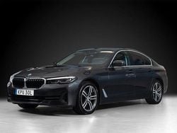 Grå Begagnad 2022 BMW 520 Sedan | 419 000 kr (Marknadspris)