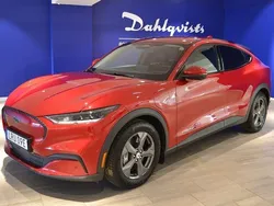 Röd Begagnad 2021 Ford Mustang Mach-E SUV | 419 000 kr (Marknadspris)