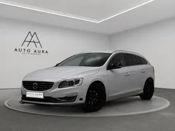 Vit Begagnad 2017 Volvo V60 Summum Kombi | 179 900 kr (Marknadspris)