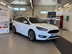 Vit Begagnad 2018 Ford Focus ST-Line Kombi | 114 900 kr (Superpris)