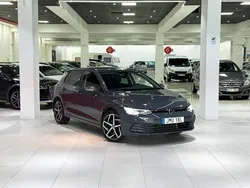 Grå Begagnad 2020 VW Golf VIII Halvkombi | 184 900 kr (Marknadspris)