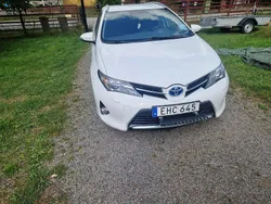 Vit Begagnad 2015 Toyota Auris Touring Sports Edition Kombi | 118 000 kr (Marknadspris)