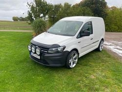 Vit Begagnad 2017 VW Caddy Minibuss | 92 000 kr (Superpris)