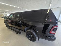 Svart Begagnad 2020 RAM 1500 Pickup | 530 000 kr (Superpris)