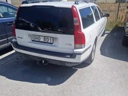 Vit Begagnad 2004 Volvo V70 Kombi | 30 000 kr (Marknadspris)