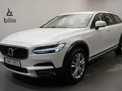 Vit Begagnad 2018 Volvo V90 CC Kombi | 249 900 kr (Marknadspris)