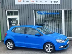 Blå Begagnad 2017 VW Polo Halvkombi | 69 900 kr (Bra pris)