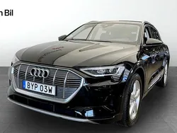 Svart Begagnad 2022 Audi e-tron Proline SUV | 399 000 kr (Bra pris)