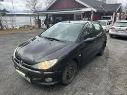 Svart Begagnad 2005 Peugeot 206 Halvkombi | 12 000 kr (Marknadspris)