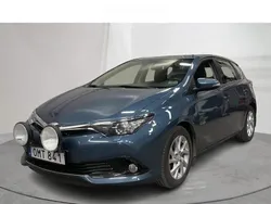 Blå Begagnad 2015 Toyota Auris Active Halvkombi | 130 000 kr (Marknadspris)