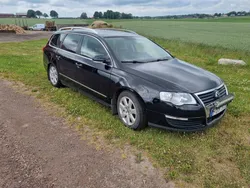 Svart Begagnad 2009 VW Passat Sportline Kombi | 25 000 kr (Dyr)
